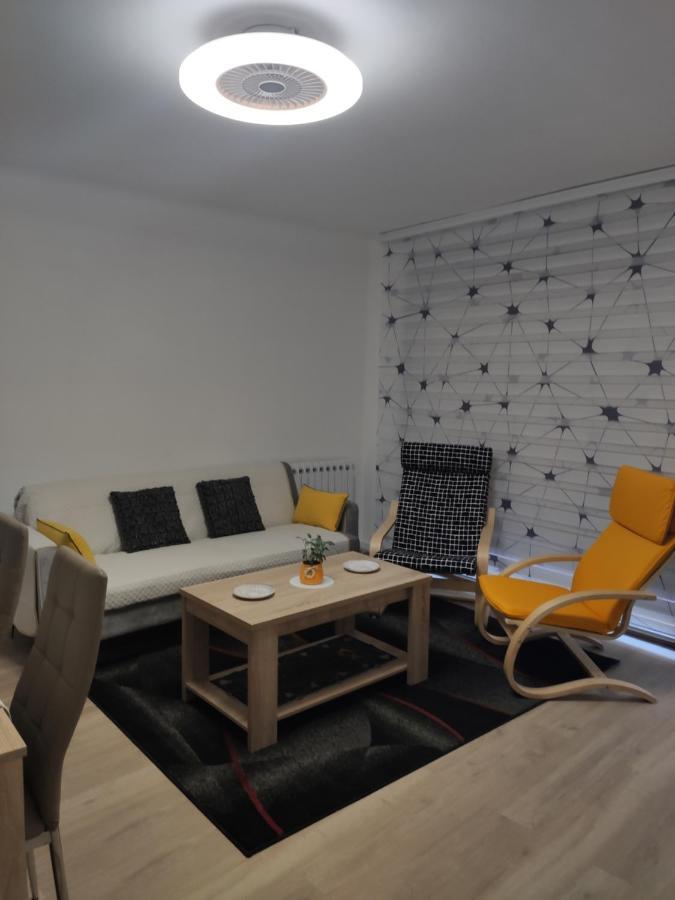 Apartamento Estel Σέου δ' Ουρζέλ Εξωτερικό φωτογραφία